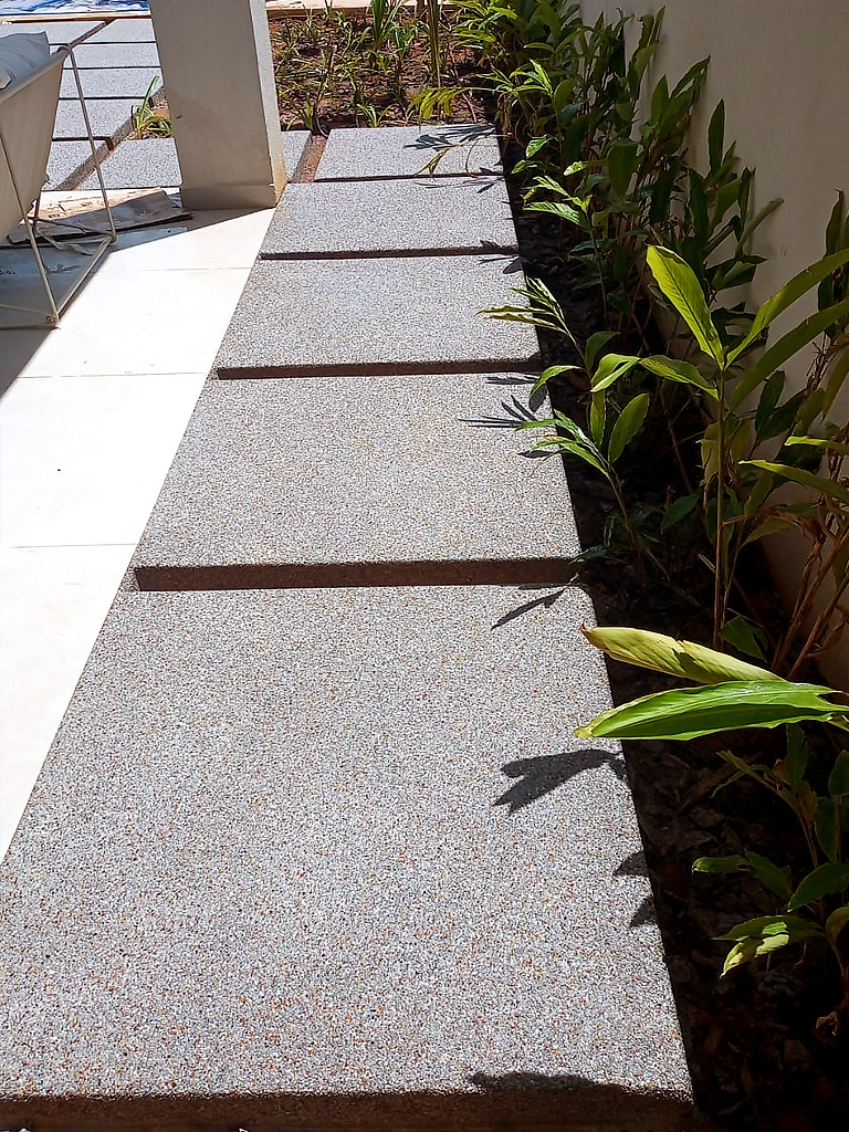 piso fulget cinza e ouro em pisantes e pula-pula