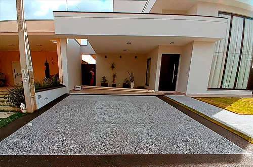 Fulget em rampa de garagem da Outdoor Decor
