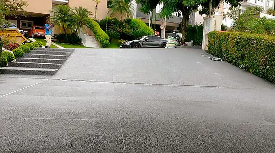 Piso fulget aplicado em rampas e garagens